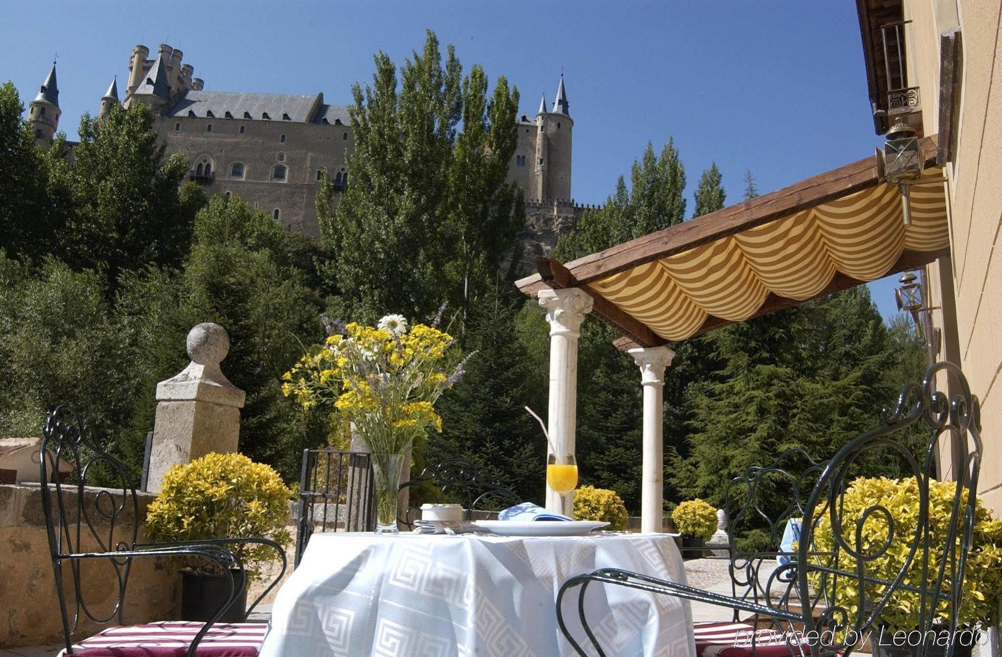 Hotel Alcazar Segovia Restoran fotoğraf